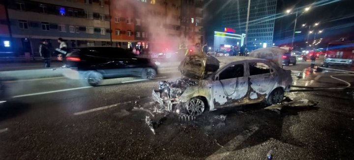 В новогоднюю ночь в Ташкенте сгорел автомобиль