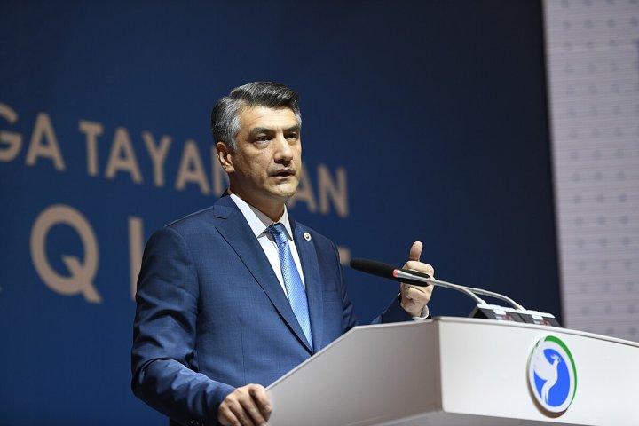 Узбекский политик Алишер Кадыров заявил о необходимо обучать детей только на родном языке