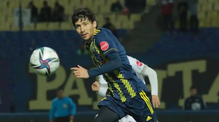 Основной защитник сборной Узбекистана получил жирный контракт