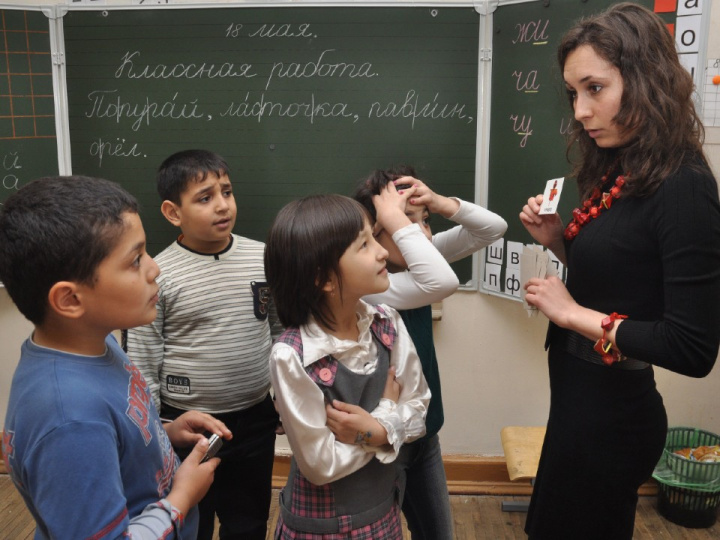 В России придумали ещё один налог для детей мигрантов