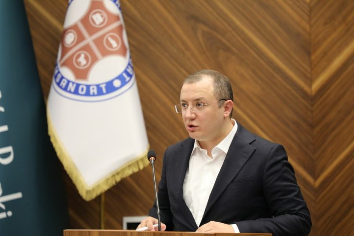 Глава «Узчармсаноат» отправлен в отставку после критики президента Узбекистана за срыв планов-2025