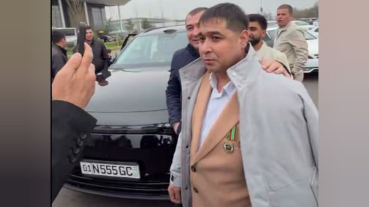 Спасший ребенка в Питере узбекистанец, вернулся в Ташкент