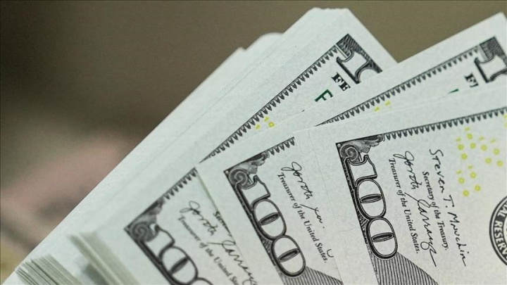 В Узбекистане март начнется с ростом курса доллара