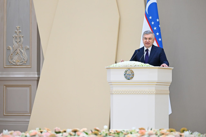 Президент Узбекистана проводит диалог с молодежью