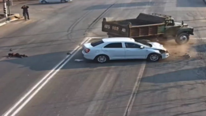 В Андижанской области школьник погиб под колёсами грузовика