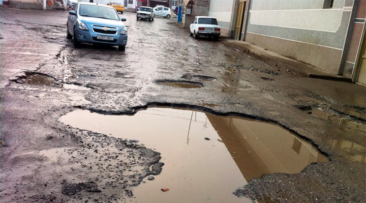 Почему асфальт в Ташкенте не выдерживает зиму и как с этим борются