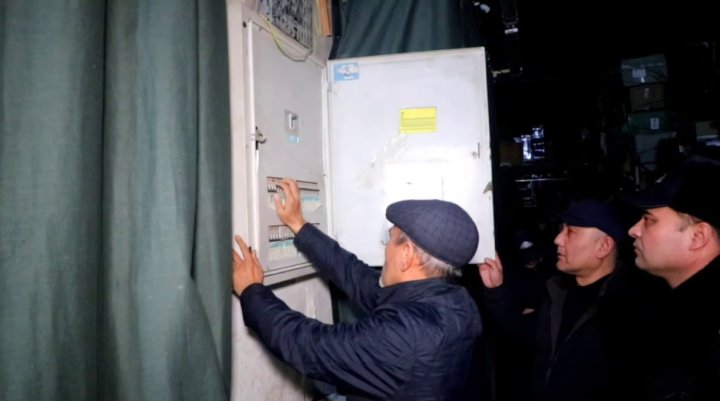 В Ташкенте закрыли блок строительного рынка из-за нарушений правил пожарной безопасности