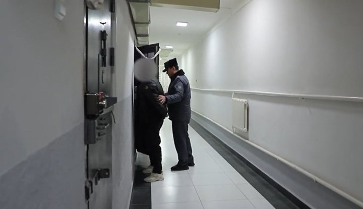 Житель Самарканда вступил в преступный сговор с двумя россиянами и обманным путём присвоил деньги пенсионера