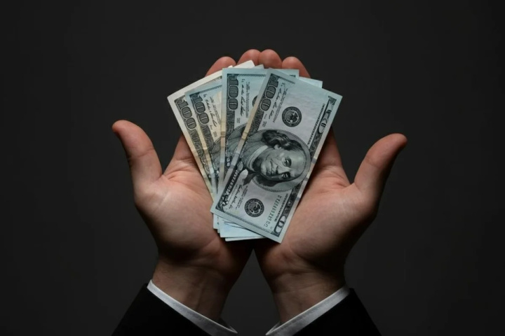 В феврале узбекский сум был крепче доллара