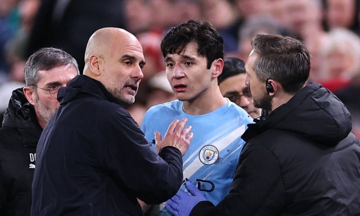 «Не Шекспир, но очень умен»: Как узбекский защитник стал столпом обороны «Ман Сити» в Англии