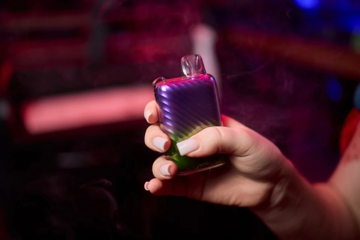 С 1 марта вступит в силу запрет на курение вейпов в Узбекистане