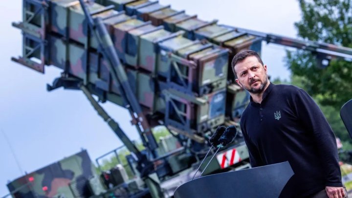 Financial Times: Зеленский объявит о выборах в годовщину войны на Украине