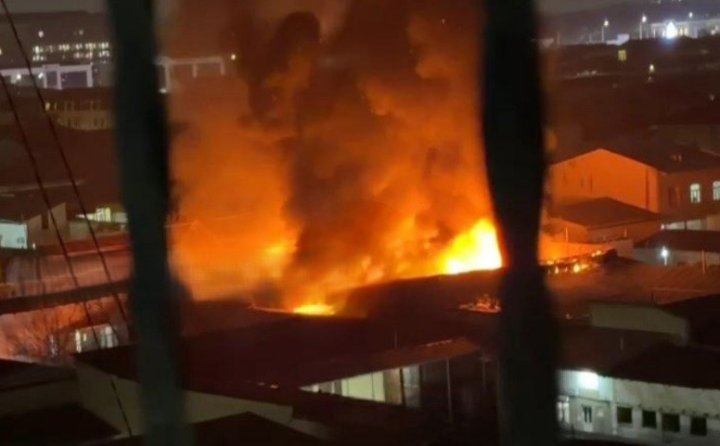 В Ташкенте произошёл сильный пожар в частном доме