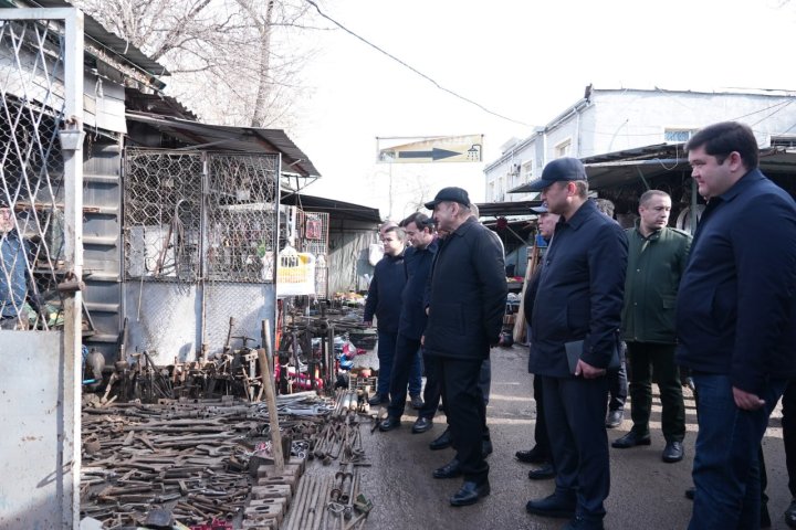 Сенатор изучил работу по борьбе с коррупцией в махаллях Яшнабадского района