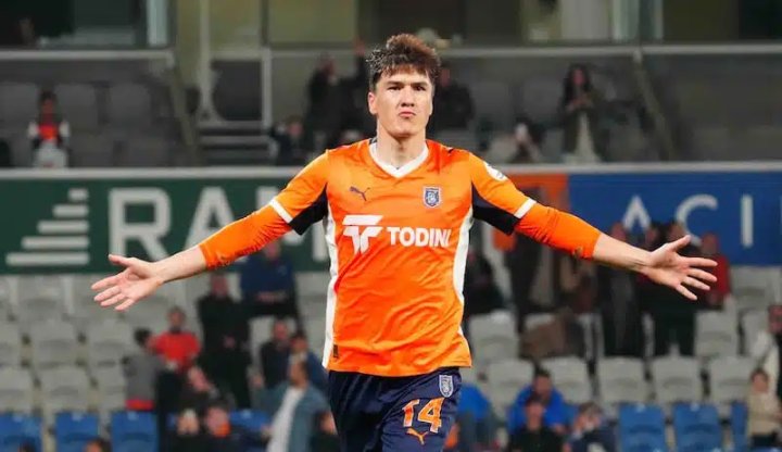 Узбекский футболист Элдор Шомуродов забил 14-й гол в чемпионате Турции