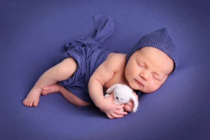 В Узбекистане за 2025 год родилось почти 900 тысяч детей